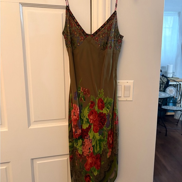 Cache Dresses & Skirts - Cache Olive Green V-Neck Floral Dress with Red Accents
